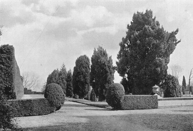 De hevede terrassene i Privy Garden av Charles Latham