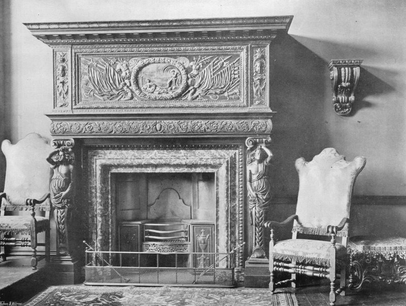 Studioskorsteinsstykket av Charles Latham