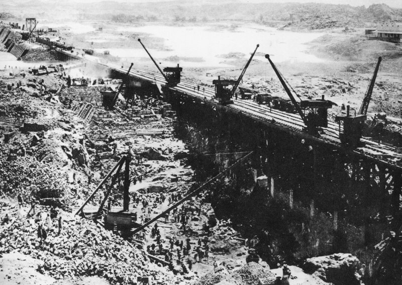 Aswan Dam, under bygging, april 1901 (s/hvitt bilde) av D.S. George