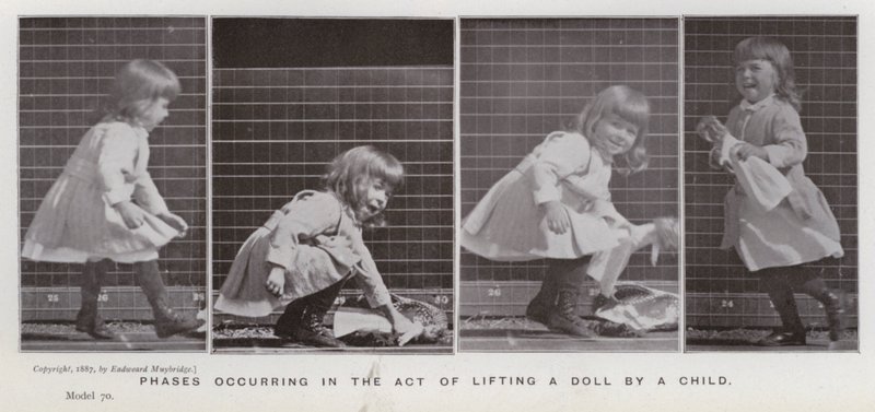Den menneskelige figuren i bevegelse: Faser som oppstår i handlingen med å løfte en dukke av et barn (s/hvitt-bilde) av Eadweard Muybridge