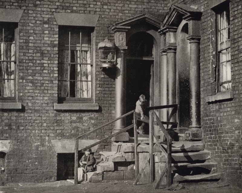 A Corner of Old Liverpool (s/hvitt bilde) av English Photographer