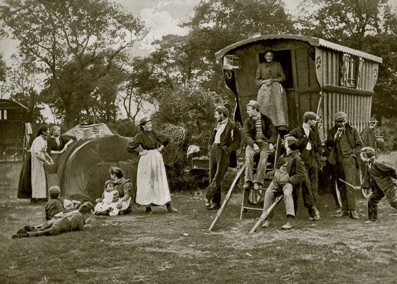 Et sigøynerleir i Essex av English Photographer