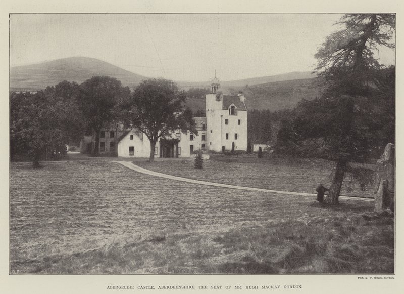 Abergeldie Castle, Aberdeenshire, setet til Mr Hugh Mackay Gordon av English Photographer