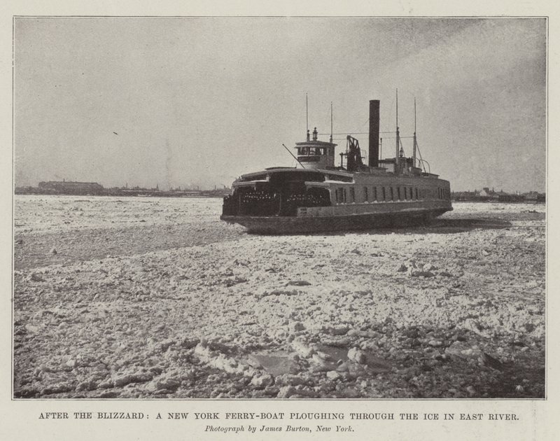 Etter snøstormen, en New York ferge-båt som pløyer gjennom isen i East River av English Photographer