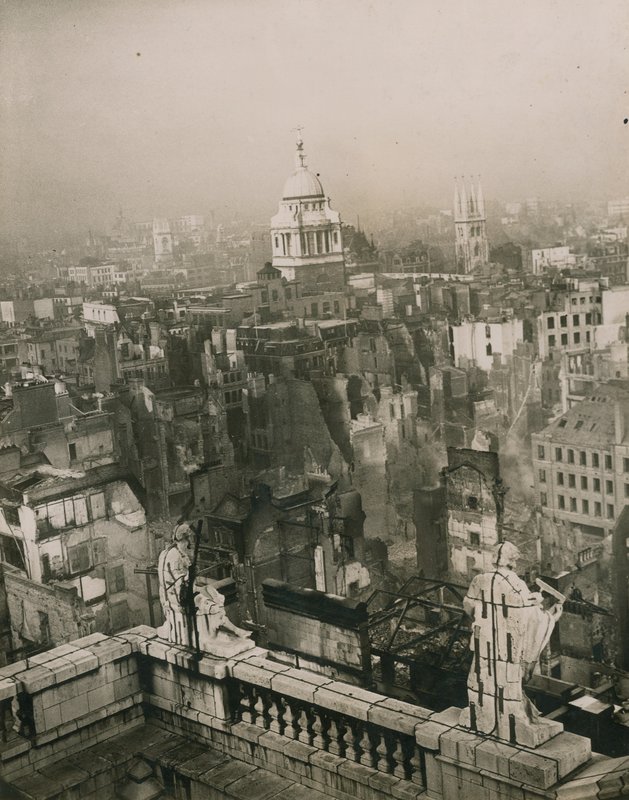 Bombeskadebilde fra toppen av St Pauls Cathedral av English Photographer