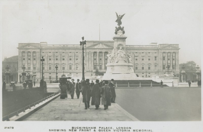 Buckingham Palace, London, viser New Front og Queen Victoria Memorial av English Photographer
