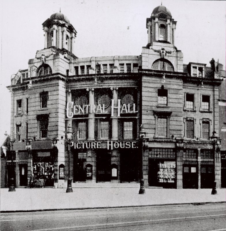 Central Hall Picture House, Bromley Road, Catford av English Photographer