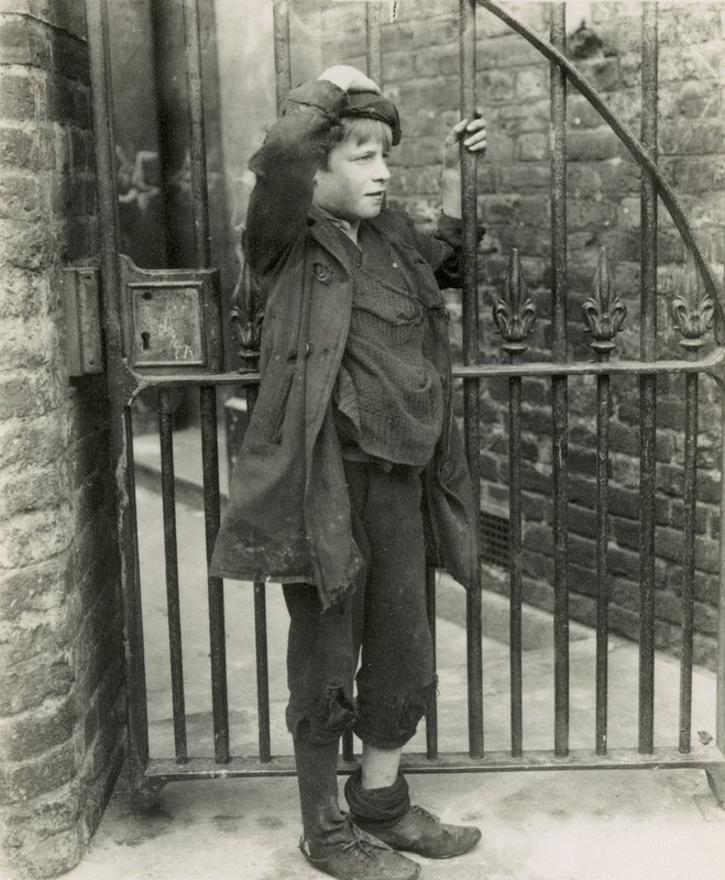Barnefattigdom, London av English Photographer