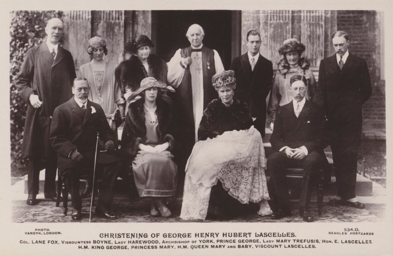Dåp av George Henry Hubert Lascelles av English Photographer