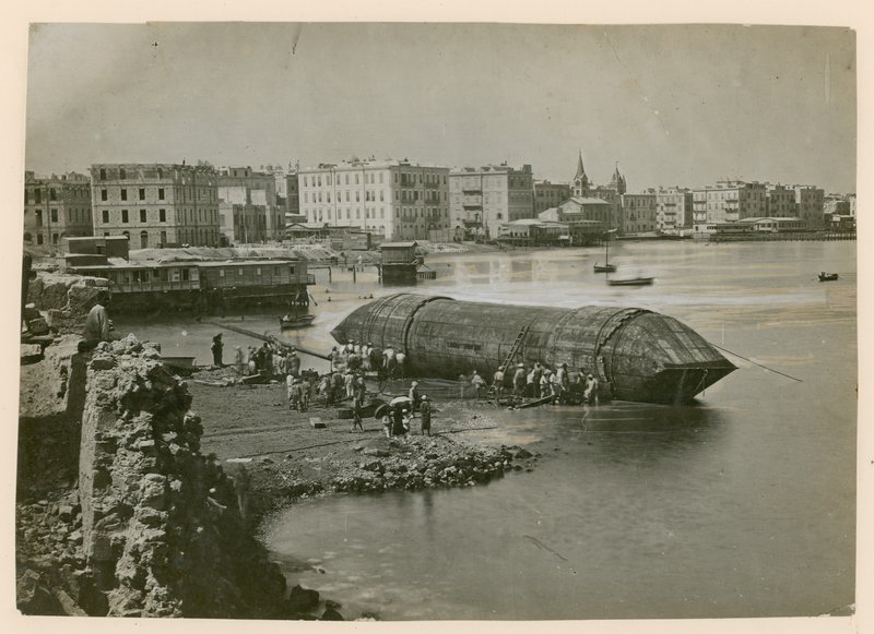 Cleopatras Needle forlater Alexandria av English Photographer