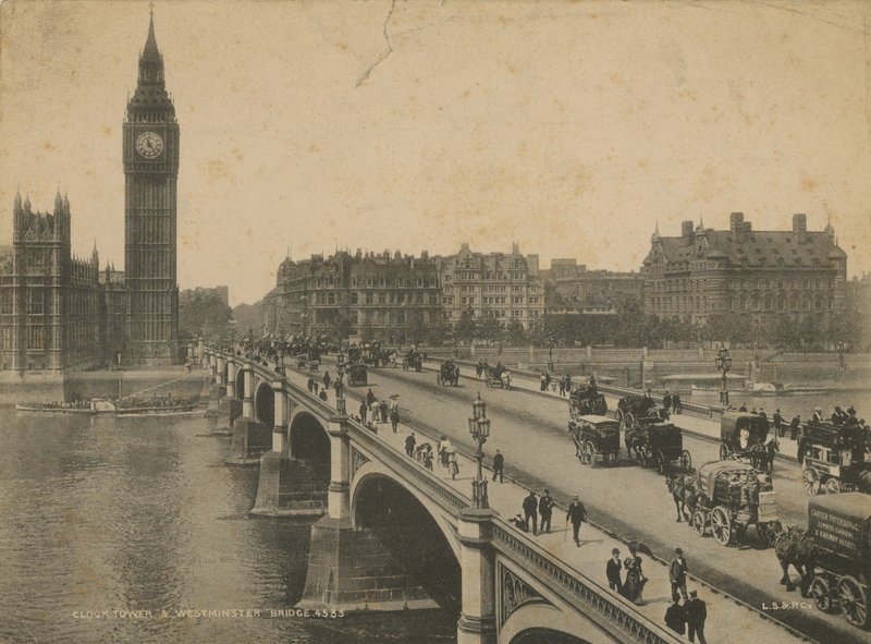 Clocktower of Houses of Parliament og Westminster Bridge av English Photographer