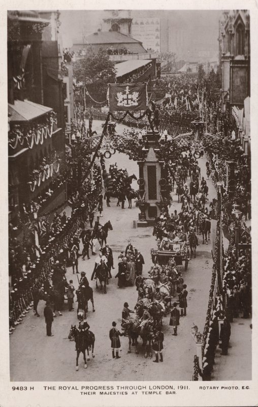Kroningsprosesjon av kong George V og dronning, Temple Bar, London av English Photographer