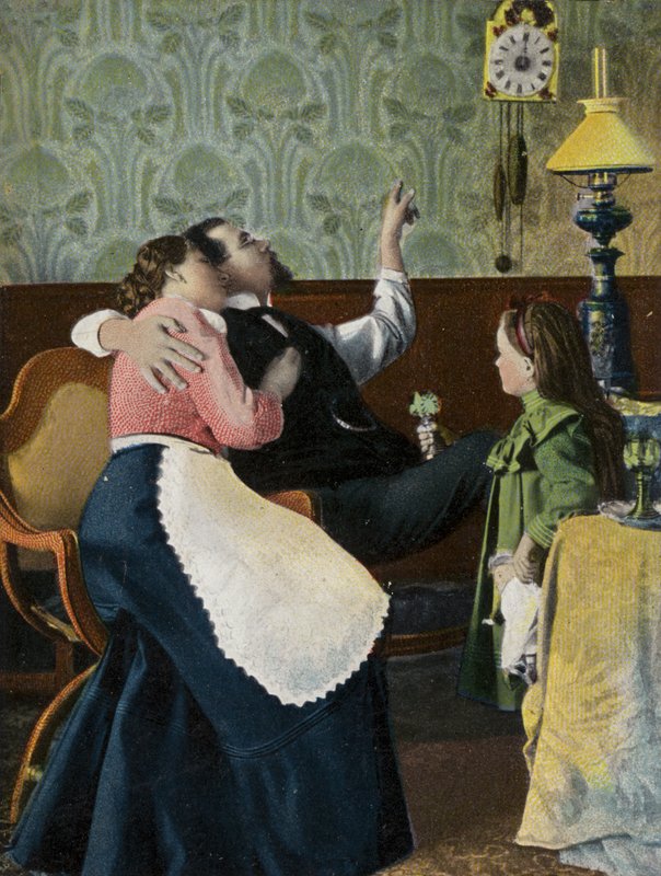 Par ser på tiden med sitt lille barn (chromolitho) av English Photographer