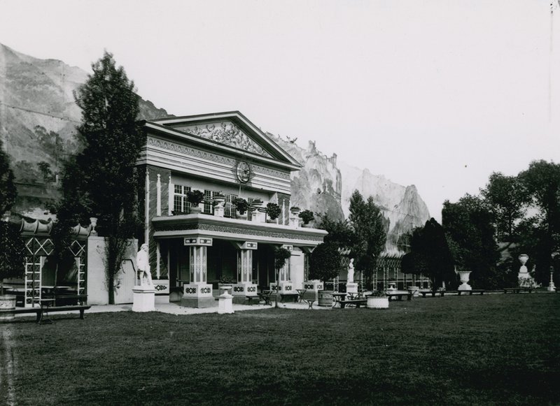 Cremorne Gardens; London: Swiss Cottage av English Photographer