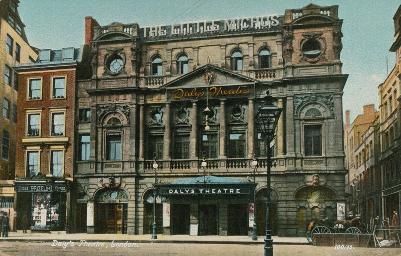 Dalys Theatre, London av English Photographer