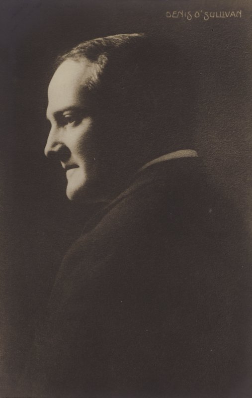 Denis OSullivan , irsk operasanger av English Photographer