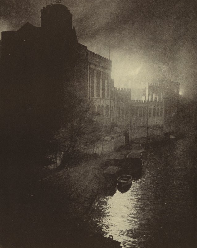 Ødeleggelse av Yorks middelalderske Guildhall av et tysk luftangrep under Baedecker Blitz, andre verdenskrig, april 1942 (s/hv foto) av English Photographer