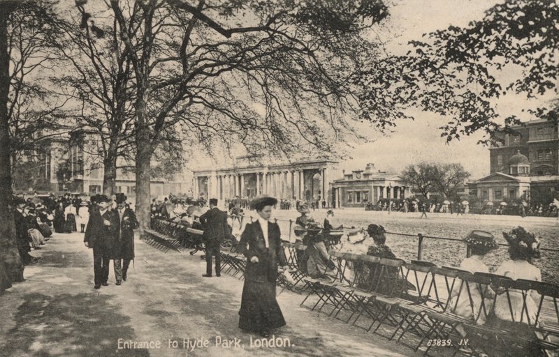 Inngang til Hyde Park, London (s/hvitt bilde) av English Photographer