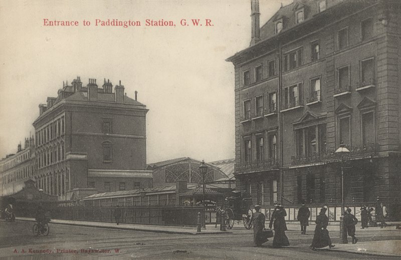 Inngang til Paddington stasjon, London (s/h-bilde) av English Photographer