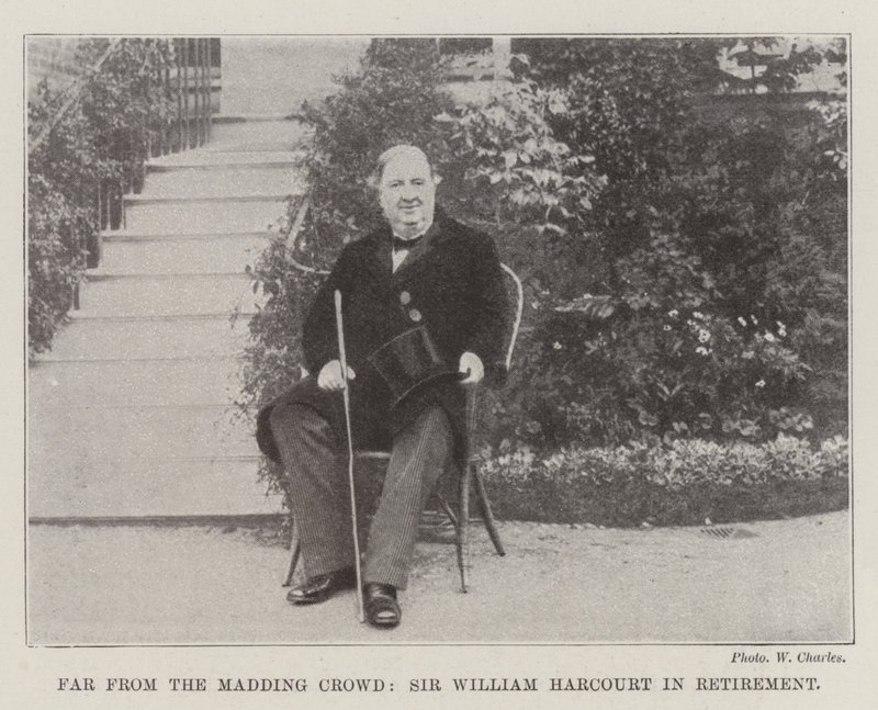 Langt fra Madding Crowd, Sir William Harcourt i pensjonisttilværelsen av English Photographer