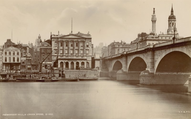 Fishmongers Hall og London Bridge av English Photographer