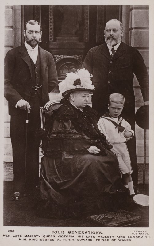 Four generations of British royalty  av English Photographer