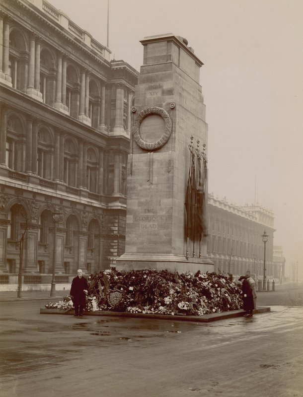 Generell utsikt over Cenotaph i Whitehall av English Photographer