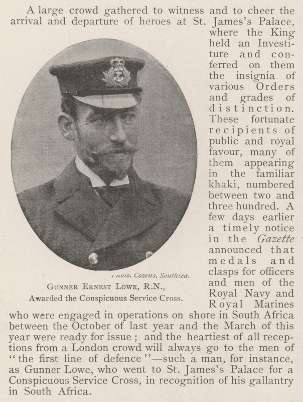 Gunner Ernest Lowe, RN, tildelt Conspicuous Service Cross av English Photographer