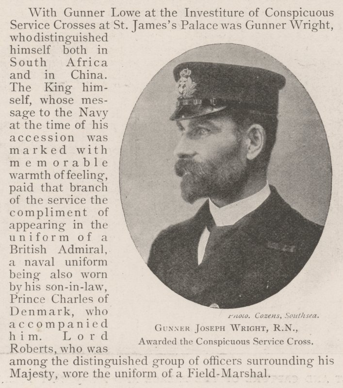 Gunner Joseph Wright, RN, tildelt Conspicuous Service Cross av English Photographer