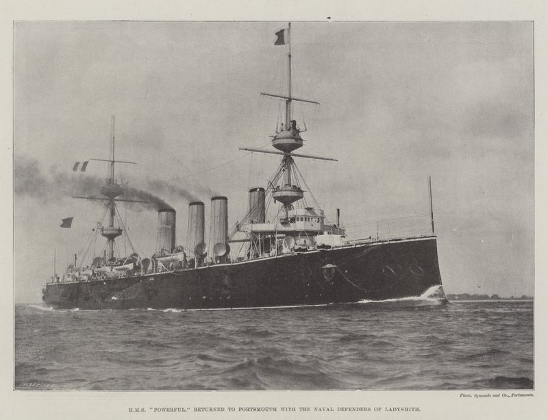 HMS Powerful kom tilbake til Portsmouth med Naval Defenders of Ladysmith av English Photographer