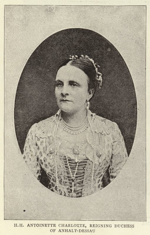 H H Antoinette Charlotte, regjerende hertuginne av Anhalt-Dessau av English Photographer