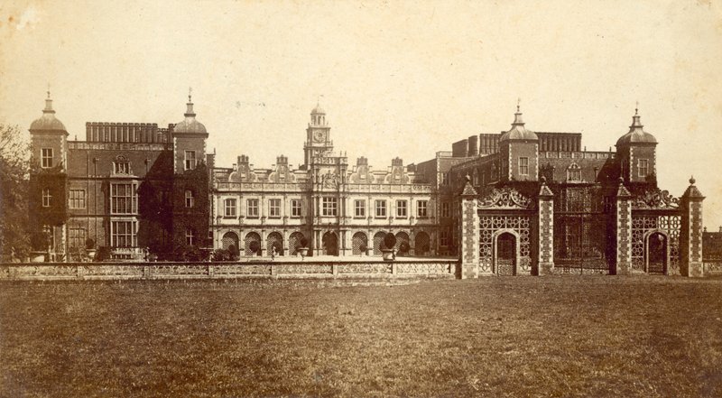 Hatfield House av English Photographer