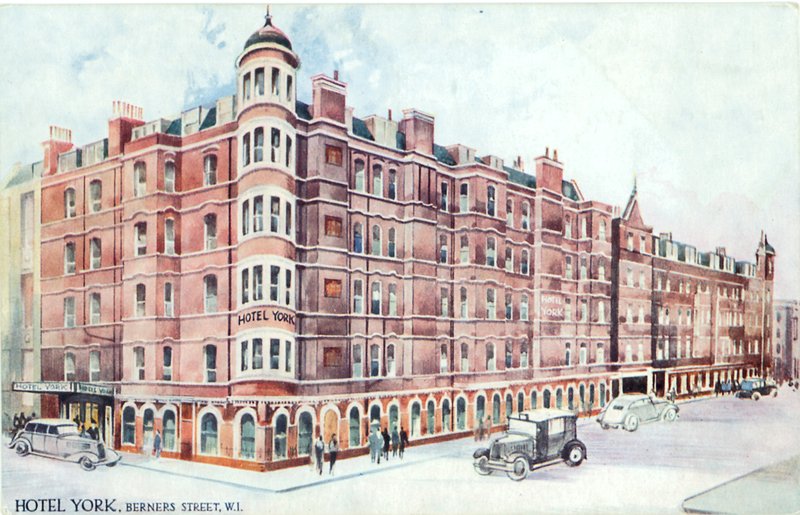 Hotel York, Berners Street, W1 av English Photographer