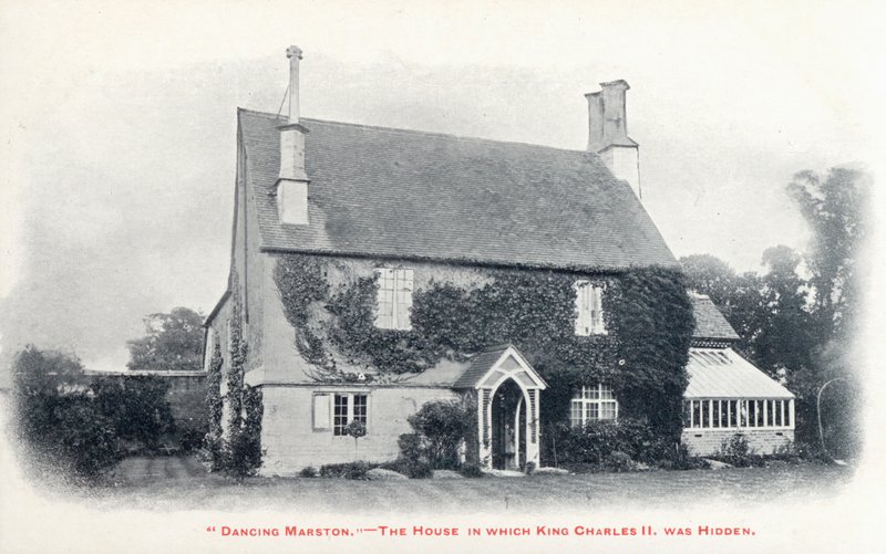 Hus i landsbyen Long Marston, Gloucestershire, hvor kong Charles II ble gjemt etter rømningen etter hæren hans nederlag i slaget ved Worcester av English Photographer