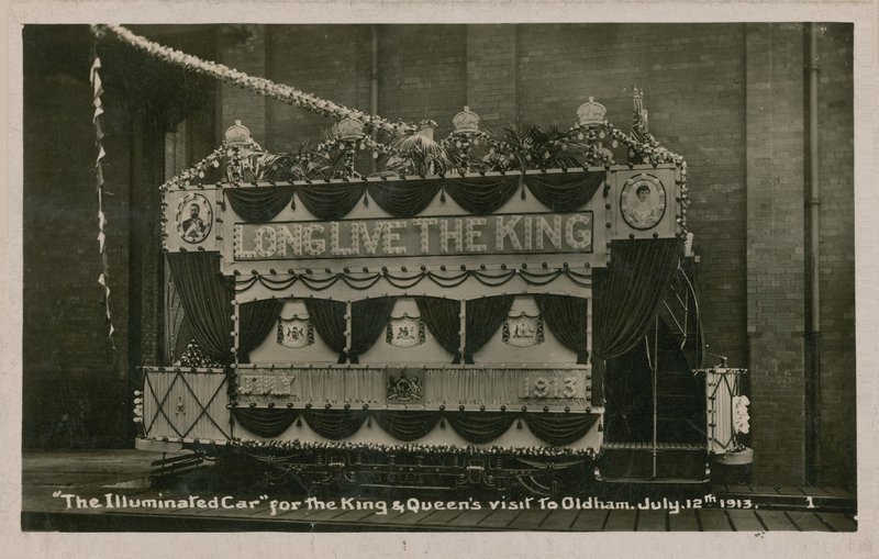 Opplyst trikk til minne om kongen og dronningens besøk i Oldham, 12. juli 1913. Postkort sendt i 1913. av English Photographer