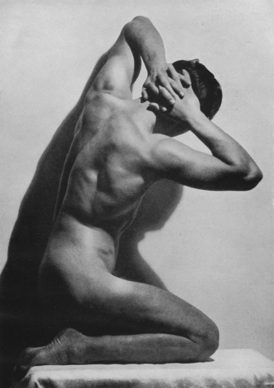 Illustrasjon for The Male Body (s/hvitt bilde) av English Photographer