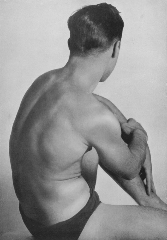 Illustrasjon for The Male Body (s/hvitt bilde) av English Photographer