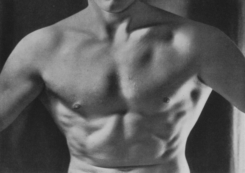 Illustrasjon for The Male Body (s/hvitt bilde) av English Photographer