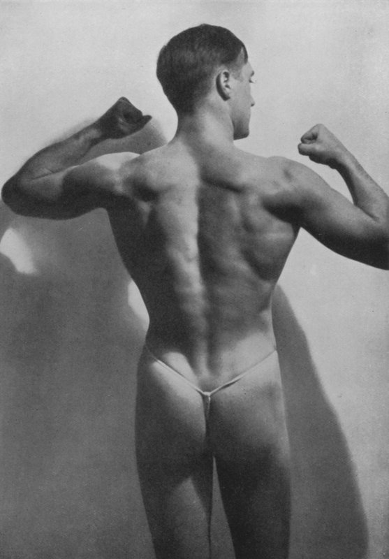 Illustrasjon for The Male Body (s/hvitt foto) av English Photographer