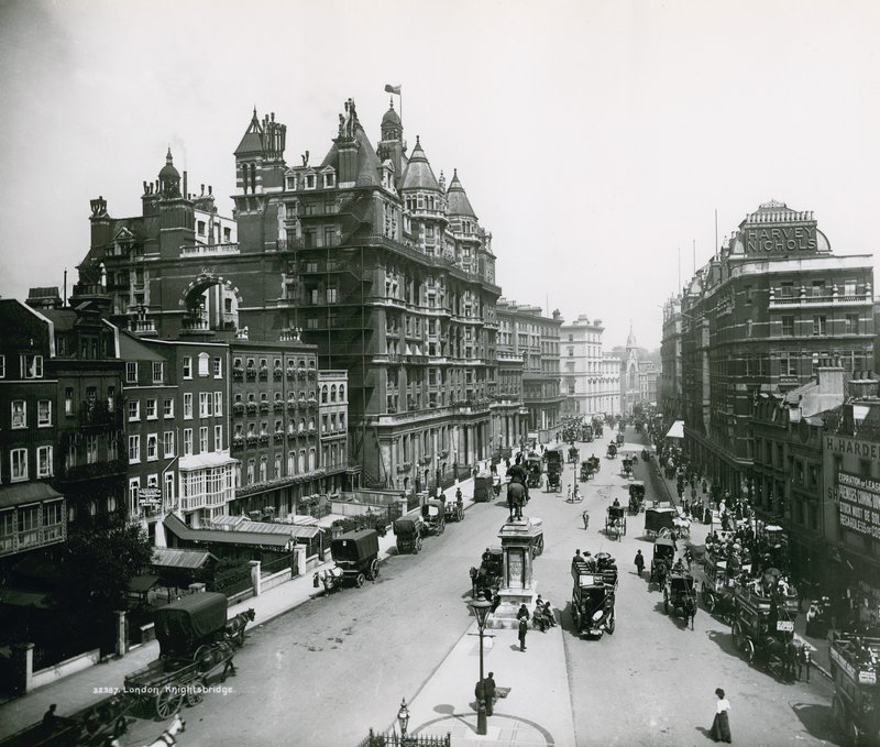 Knightsbridge, London av English Photographer
