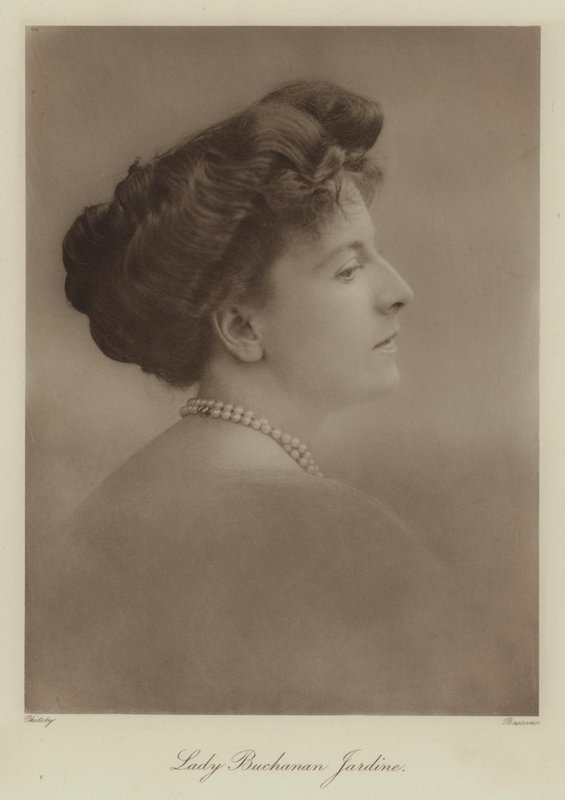 Lady Buchanan Jardine (s/h-bilde) av English Photographer