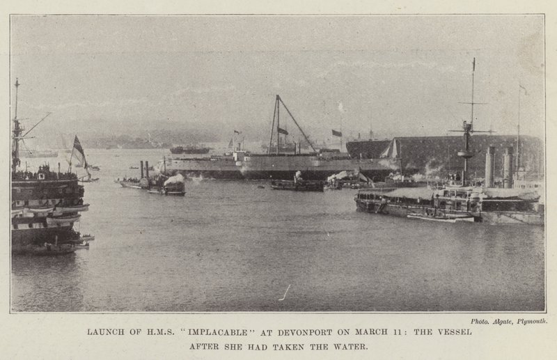 Lansering av HMS Implacable i Devonport 11. mars, fartøyet etter at hun hadde tatt vannet av English Photographer