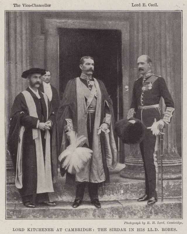 Lord Kitchener i Cambridge, Sirdaren i sine LLD-kapper av English Photographer