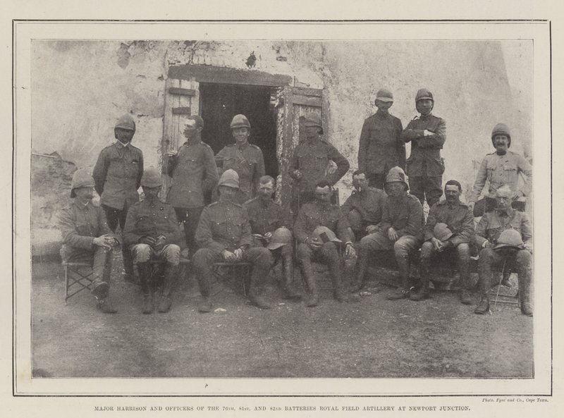Major Harrison og offiserer fra 76th, 81st og 82nd Batteries Royal Field Artillery ved Newport Junction av English Photographer