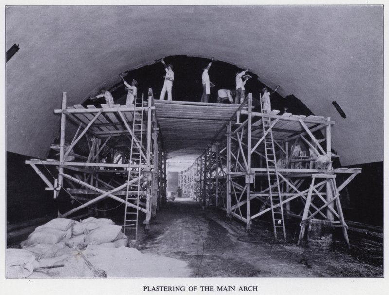 Mersey Tunnel: Plastering of the Main Arch (s/hv-bilde) av English Photographer