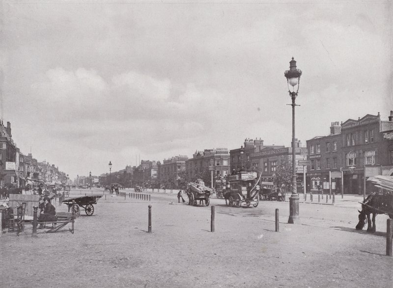 Mile End Road, ser østover av English Photographer