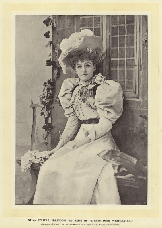 Frøken Ethel Haydon, som Alice i Dandy Dick Whittington av English Photographer