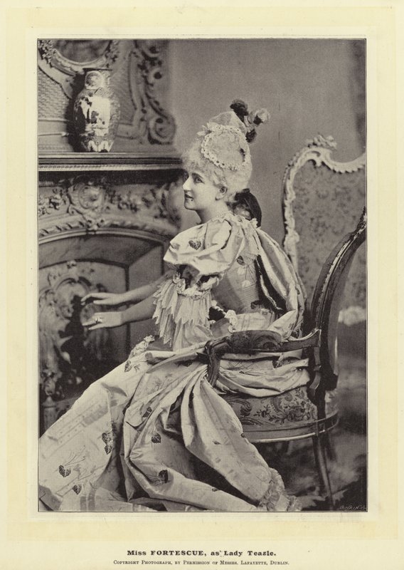 Miss Fortescue, som Lady Teazle av English Photographer