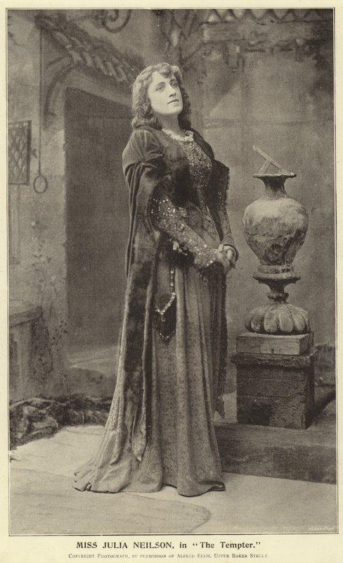 Frøken Julia Neilson, i The Tempter av English Photographer