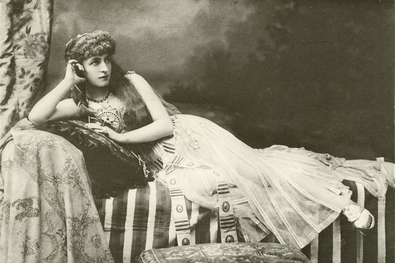 Frøken Langtry som Cleopatra (gravyr) av English Photographer